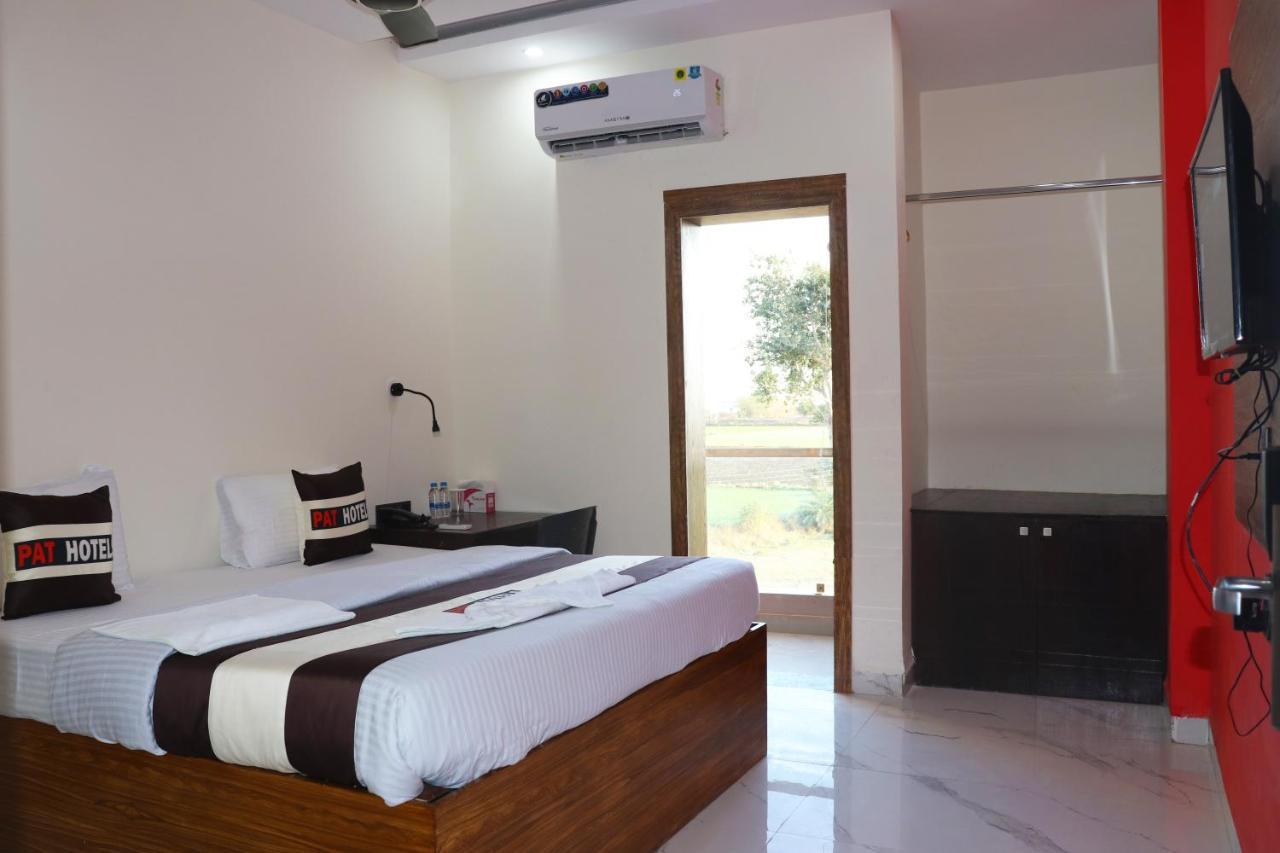 Pat Hotels Indore Exterior foto