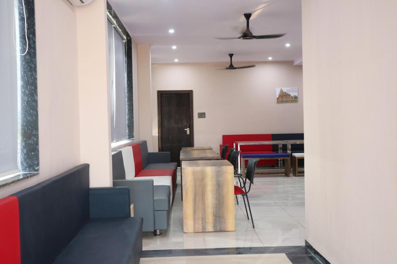 Pat Hotels Indore Exterior foto