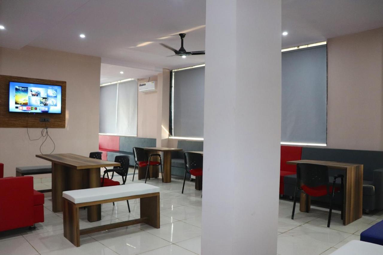 Pat Hotels Indore Exterior foto