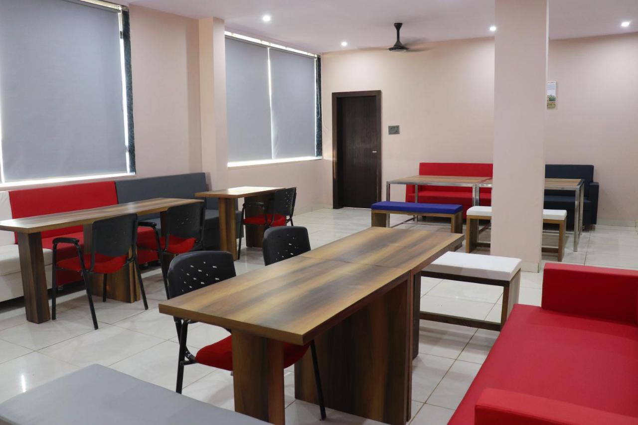 Pat Hotels Indore Exterior foto